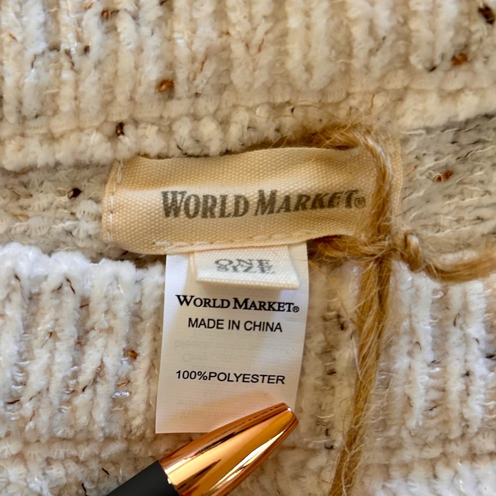 World Market Women's Oatmeal Poncho Soft Chenille Cable Knit Arm Opening OS NWT - Picture 8 of 9
